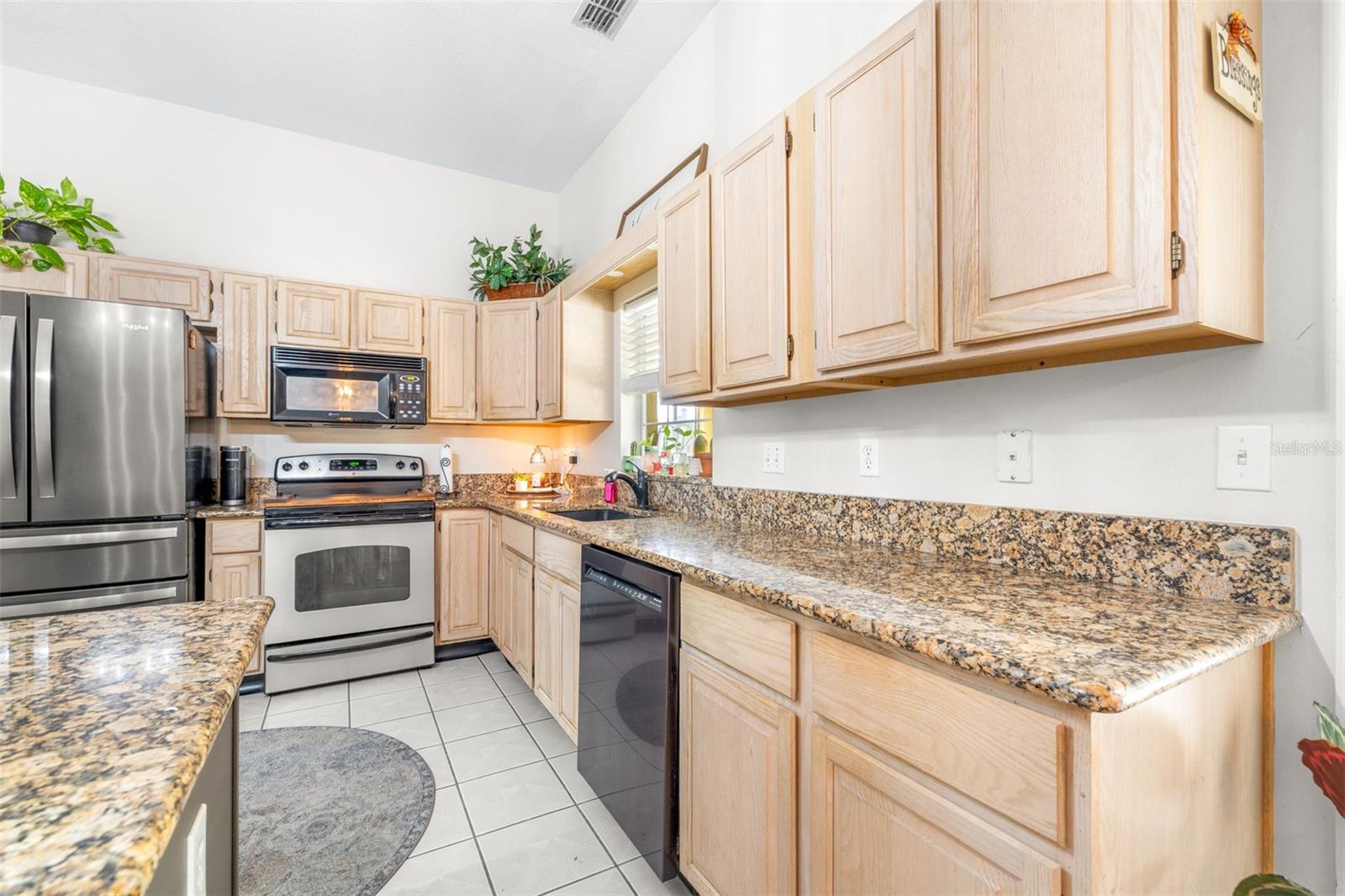 Image 18 of 62 For 2134 Kirkland Lake Drive