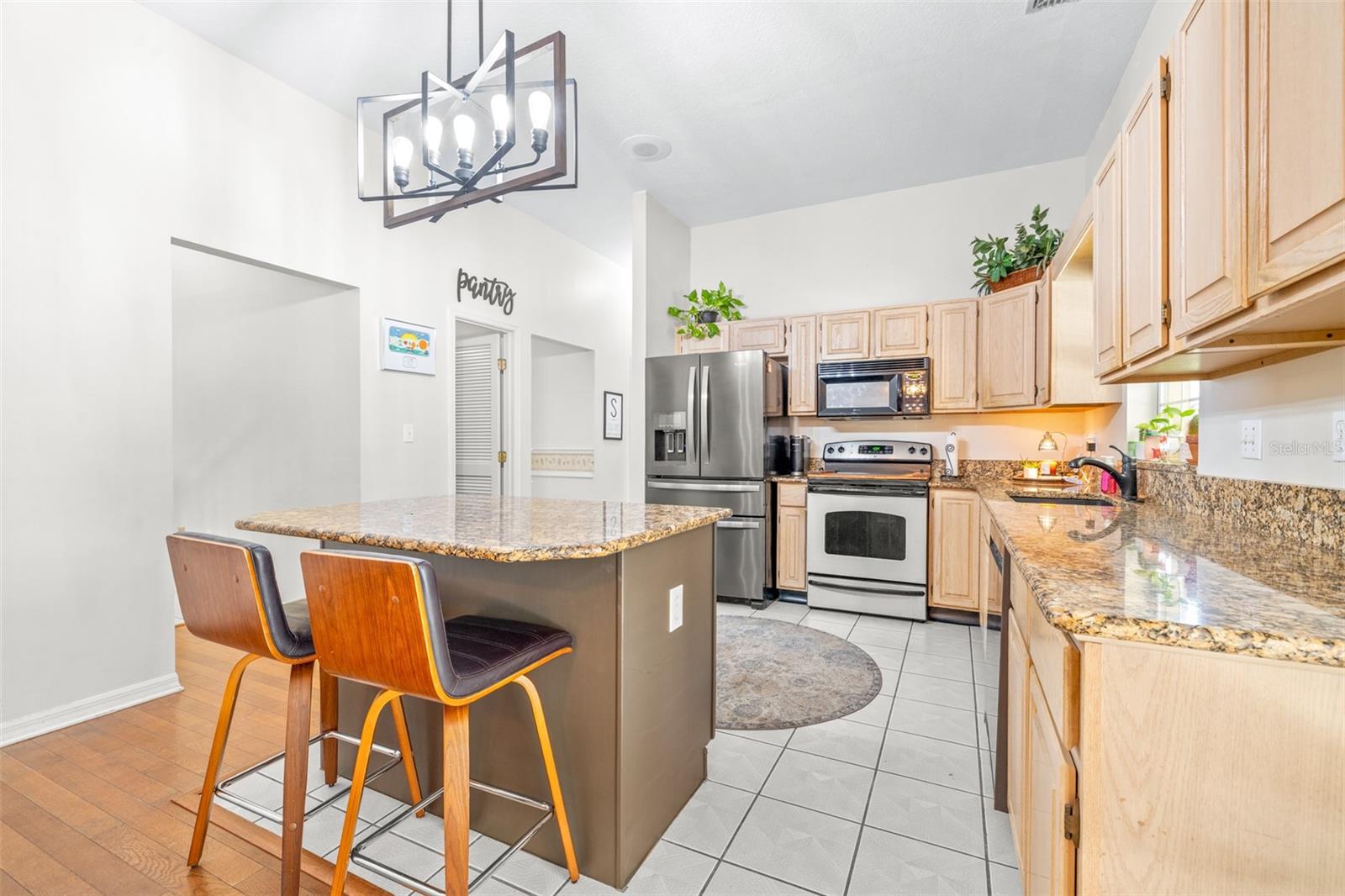 Image 19 of 62 For 2134 Kirkland Lake Drive