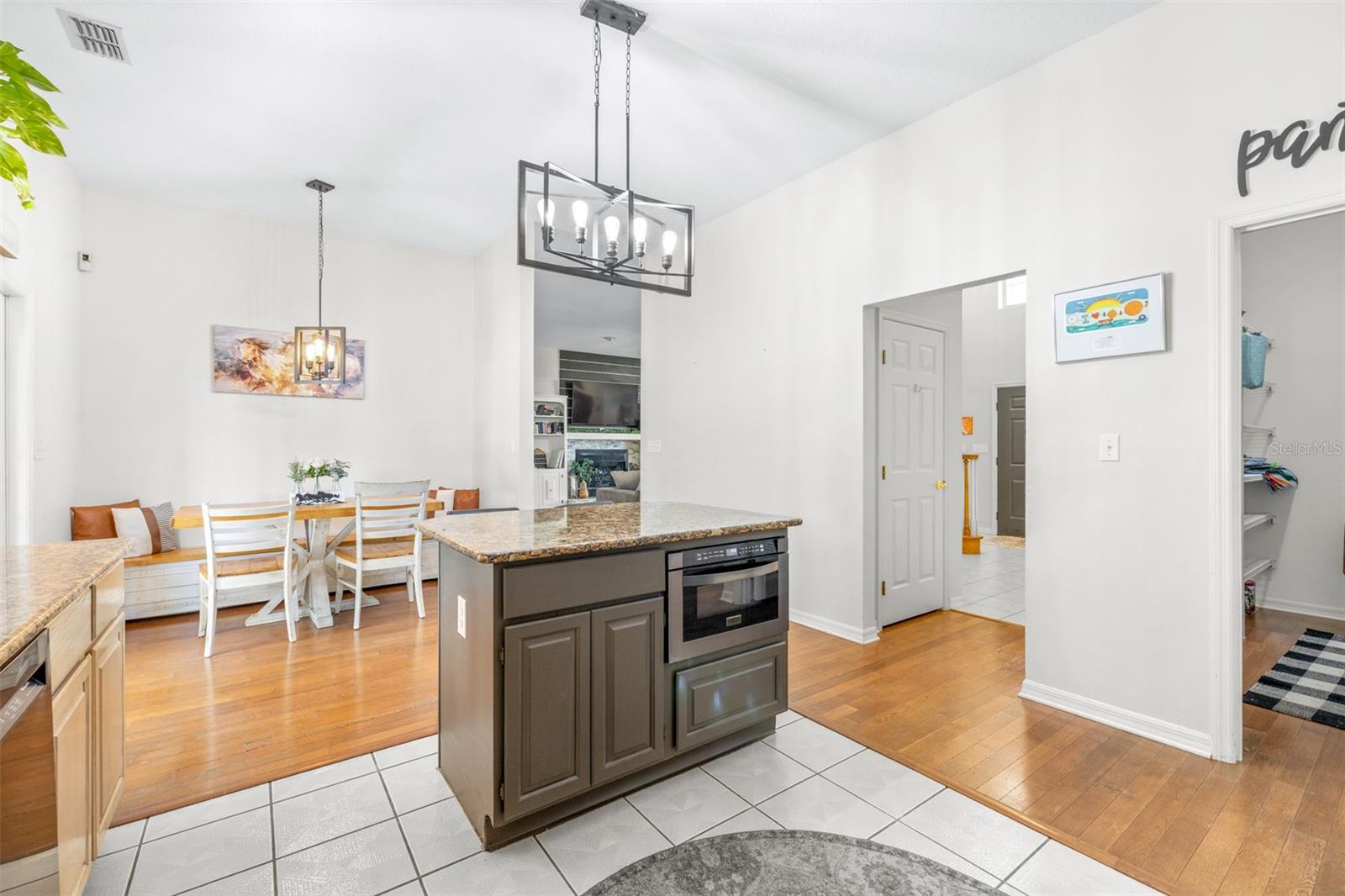 Image 21 of 62 For 2134 Kirkland Lake Drive