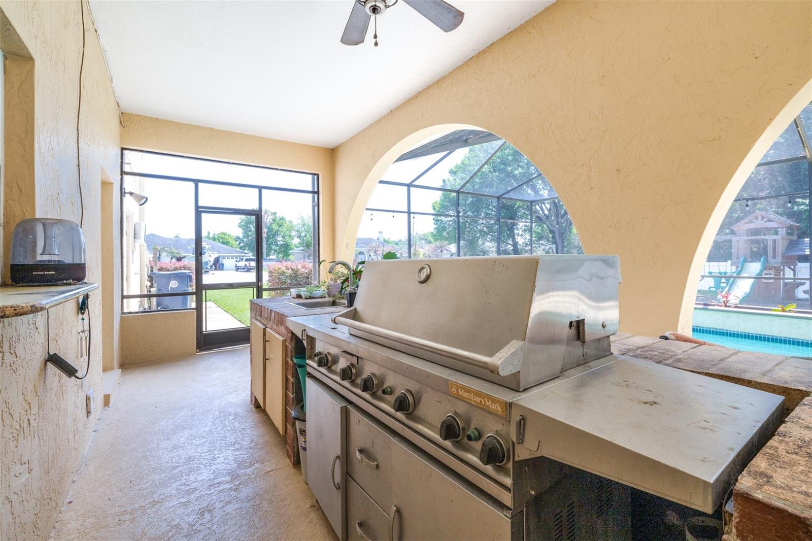 Image 43 of 62 For 2134 Kirkland Lake Drive