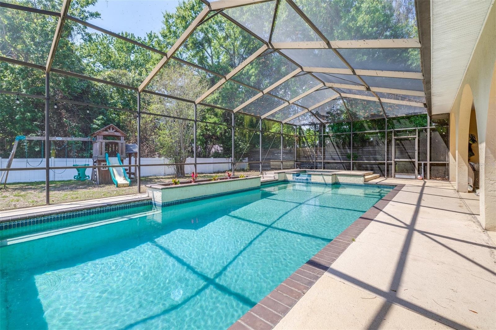 Image 46 of 62 For 2134 Kirkland Lake Drive