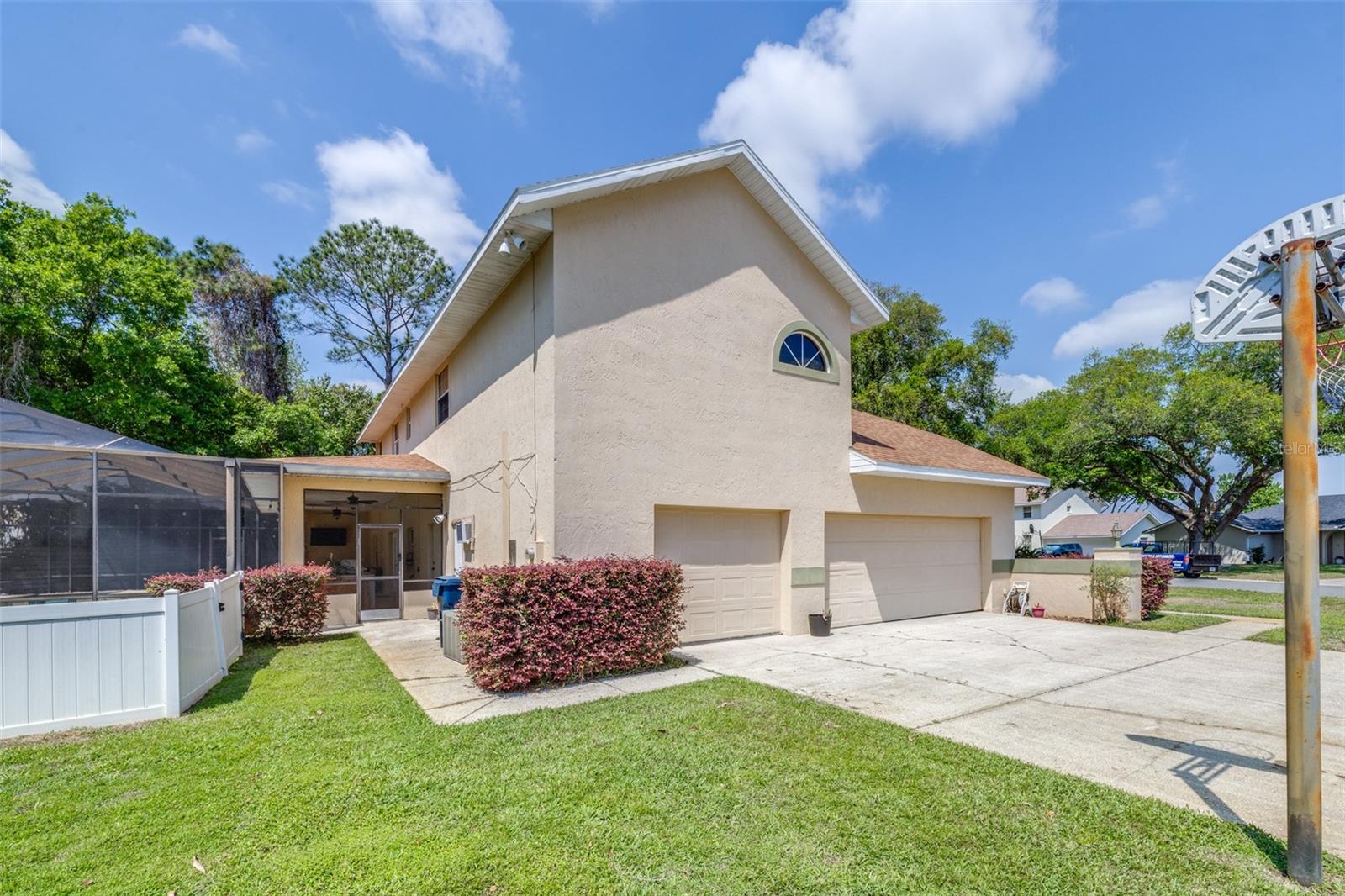 Image 54 of 62 For 2134 Kirkland Lake Drive