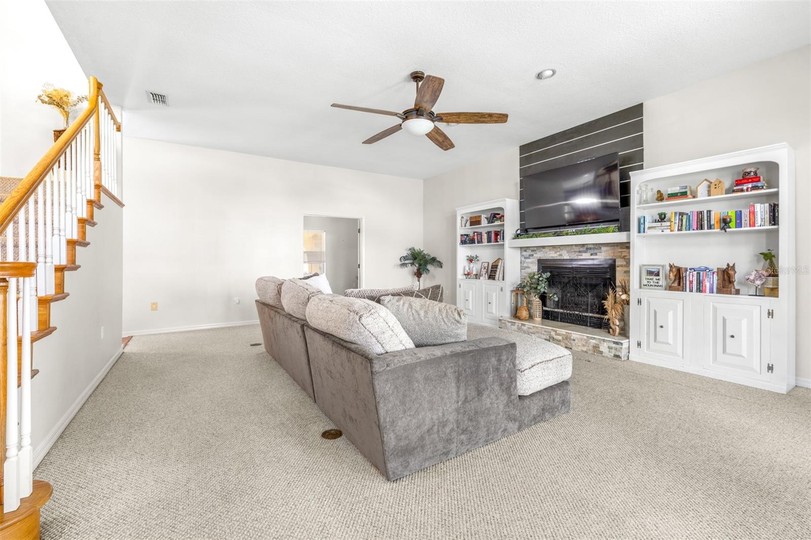 Image 7 of 62 For 2134 Kirkland Lake Drive