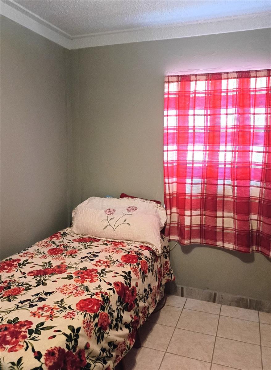 Image 15 of 27 For 140 8th Eloise Street