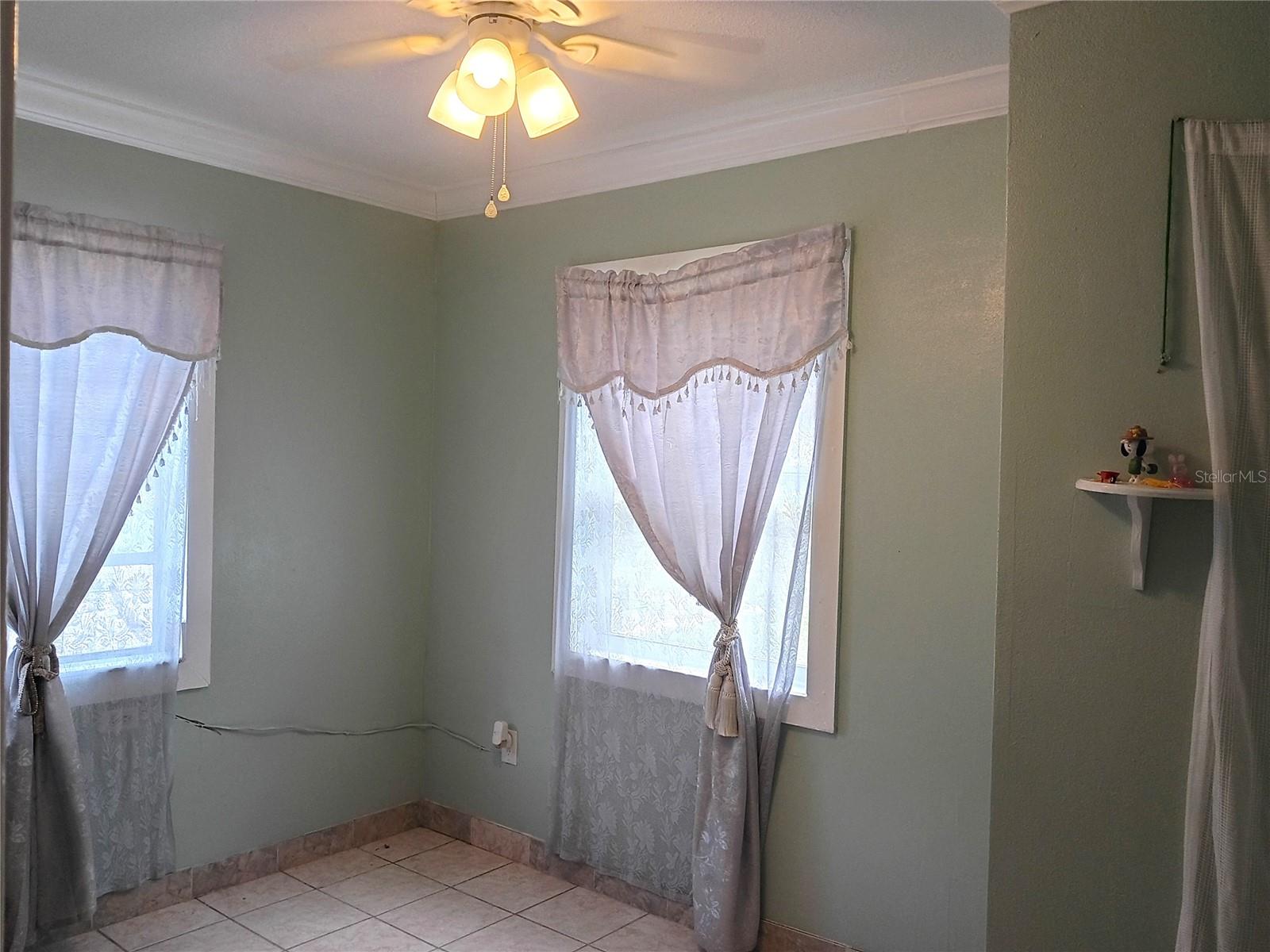 Image 20 of 27 For 140 8th Eloise Street