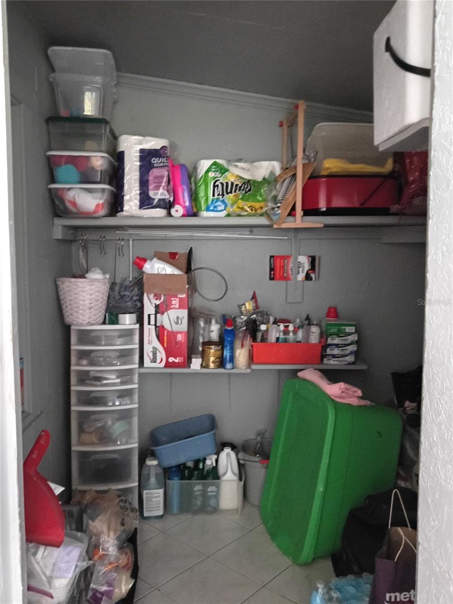 Image 23 of 27 For 140 8th Eloise Street