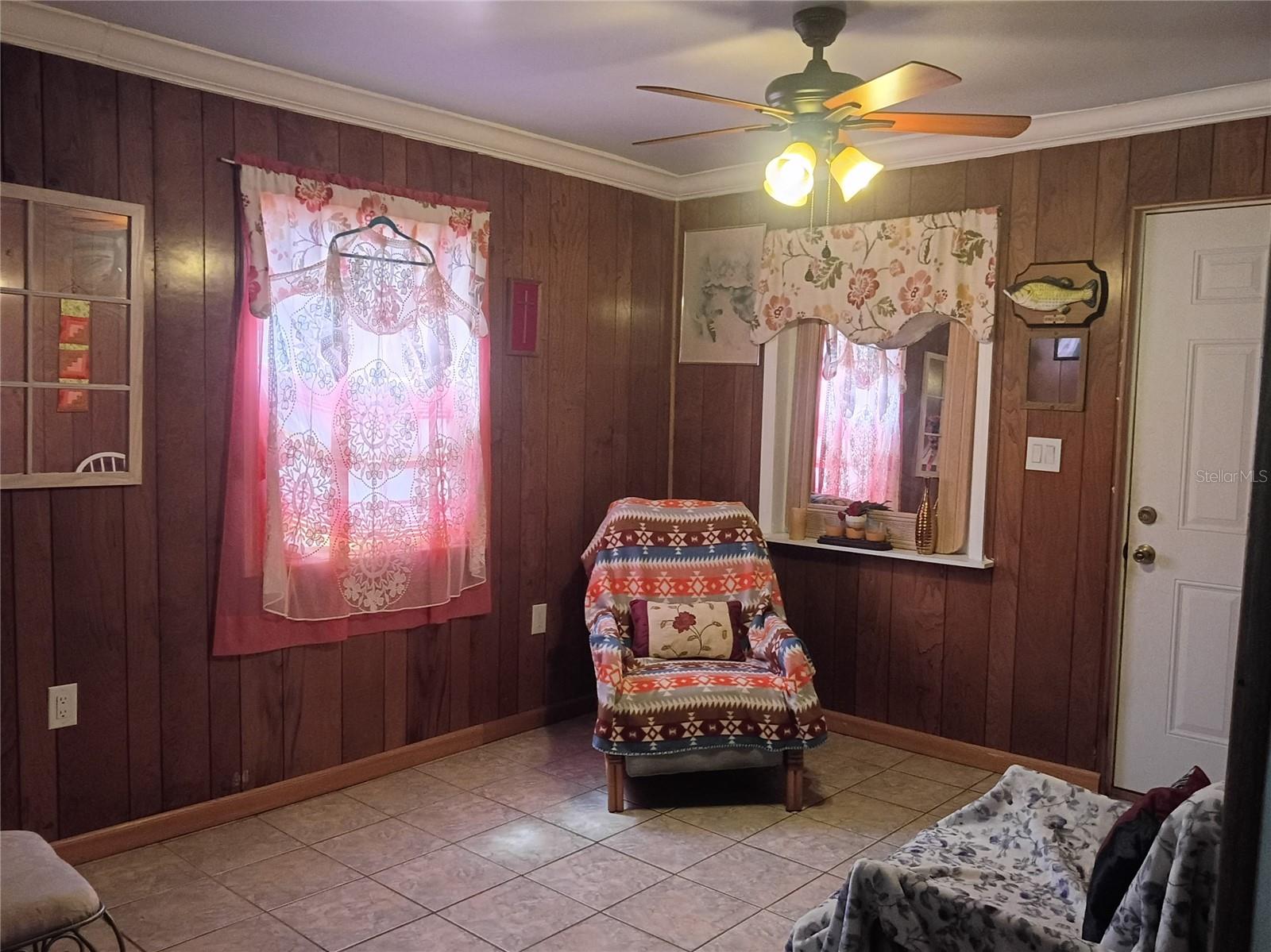 Image 5 of 27 For 140 8th Eloise Street