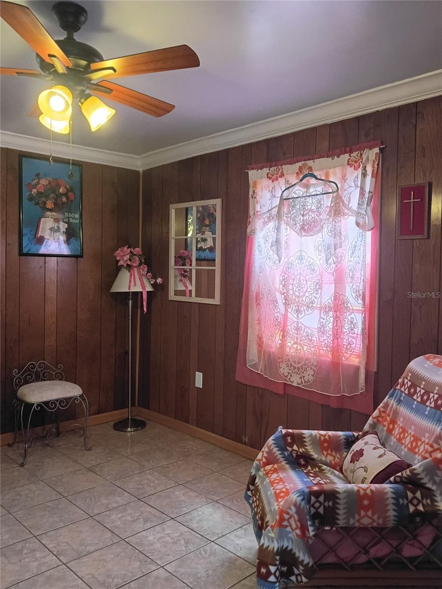 Image 7 of 27 For 140 8th Eloise Street