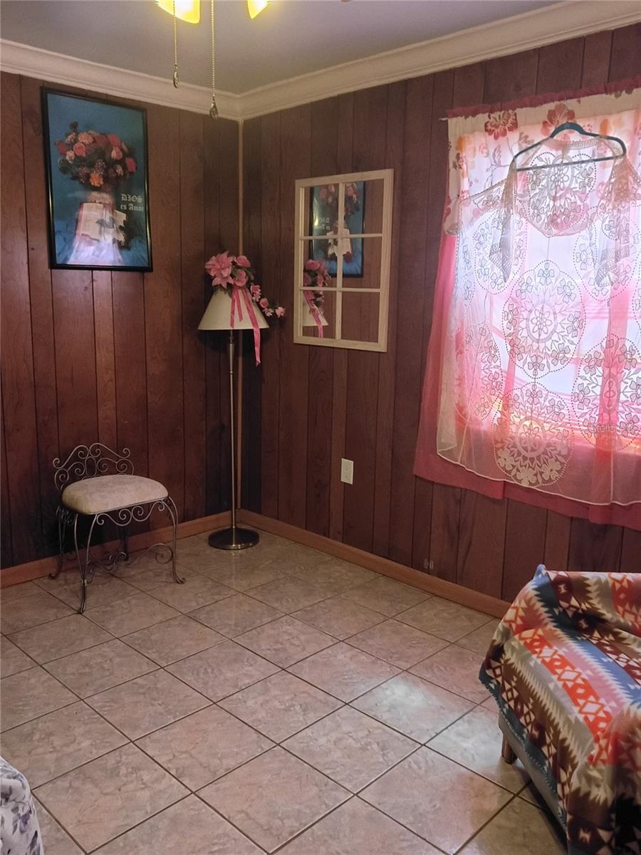 Image 8 of 27 For 140 8th Eloise Street