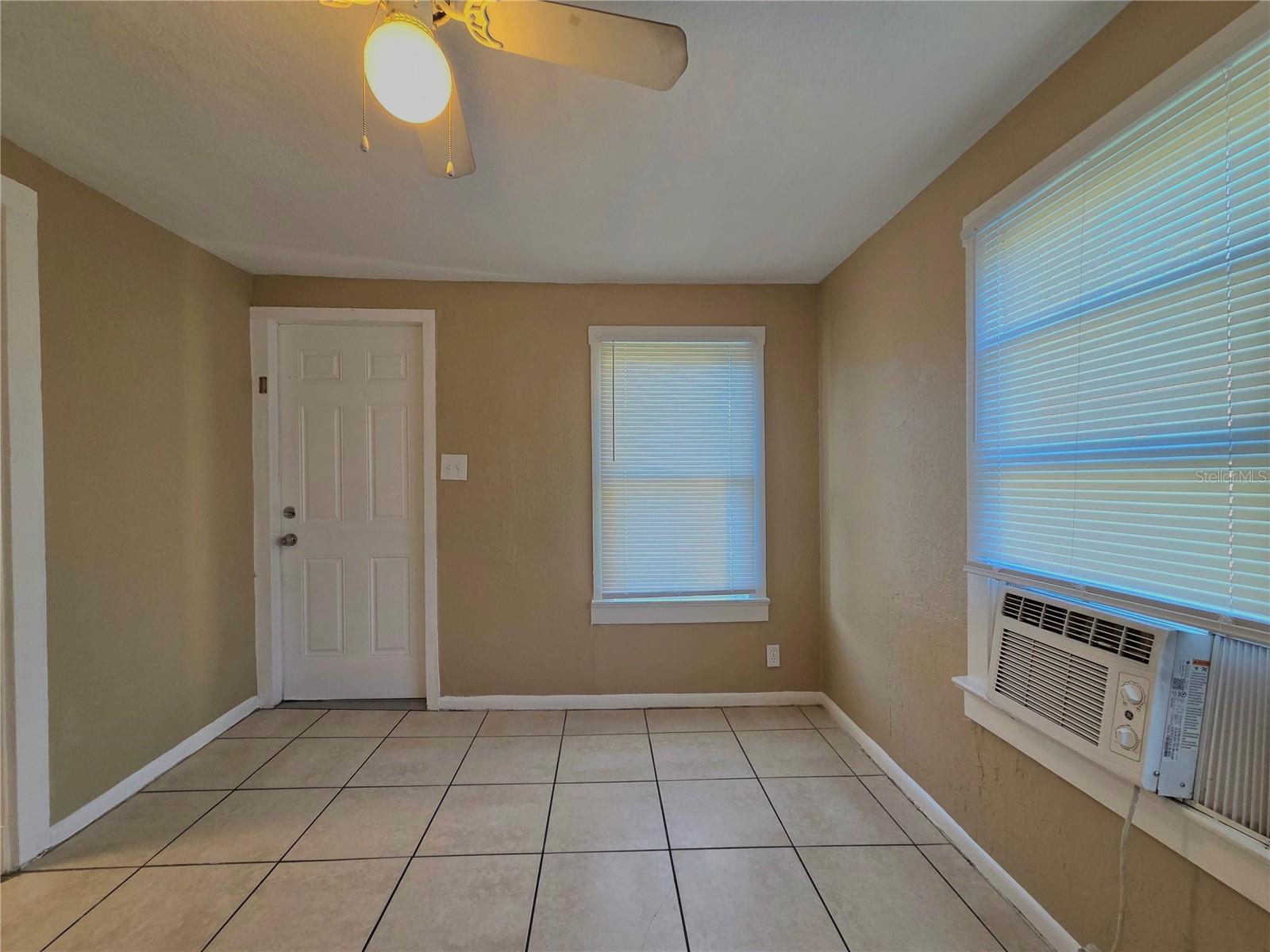 Image 27 of 31 For 2253 & 2249 Golfview Street