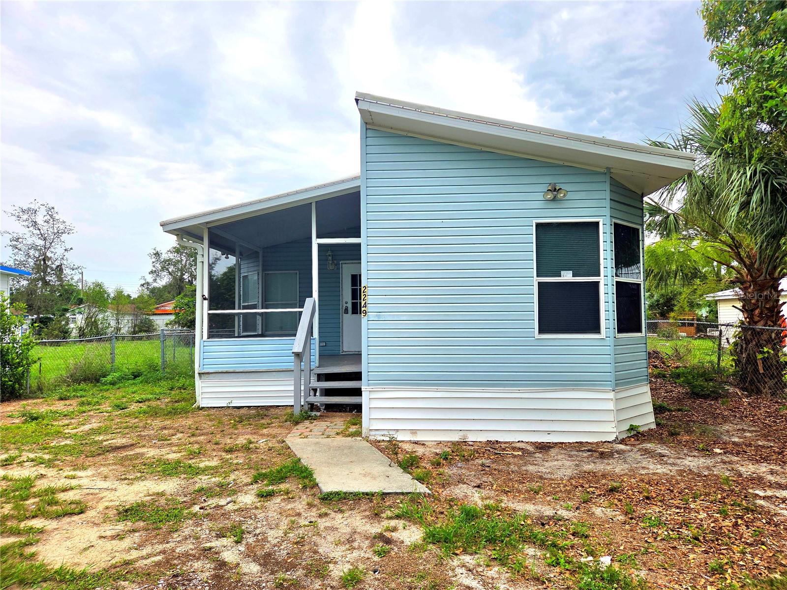 Image 3 of 31 For 2253 & 2249 Golfview Street