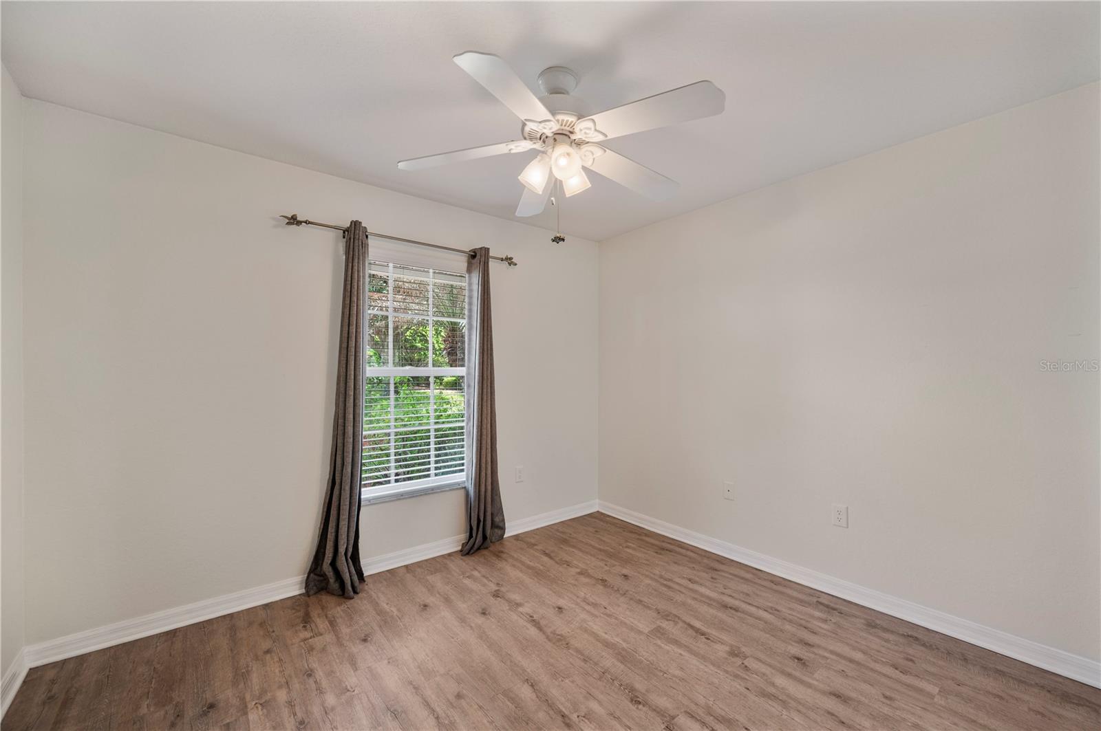 Image 20 of 50 For 5711 Manchester Drive E