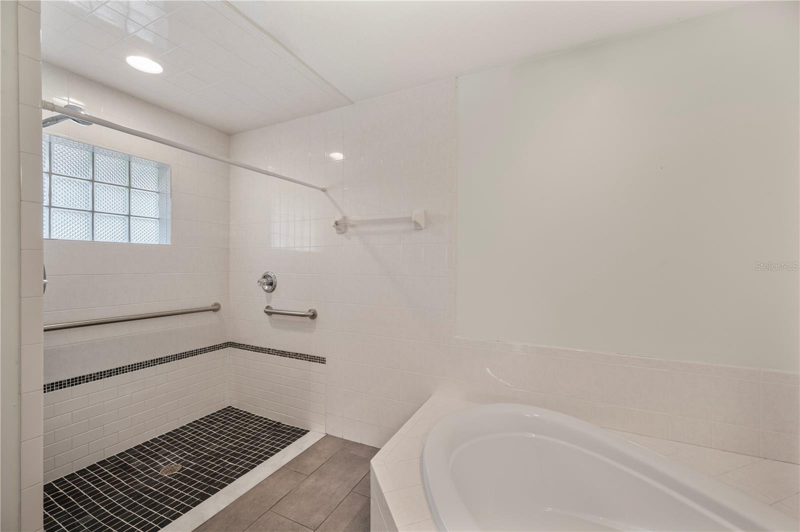 Image 29 of 50 For 5711 Manchester Drive E