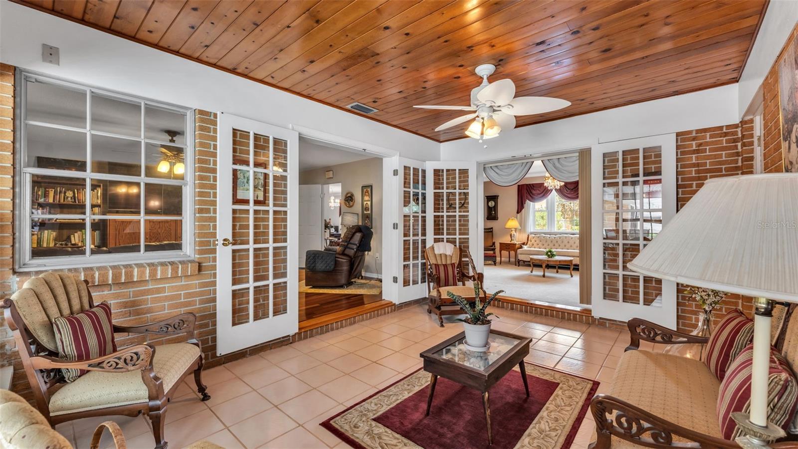 Image 37 of 63 For 901 Woodward Street