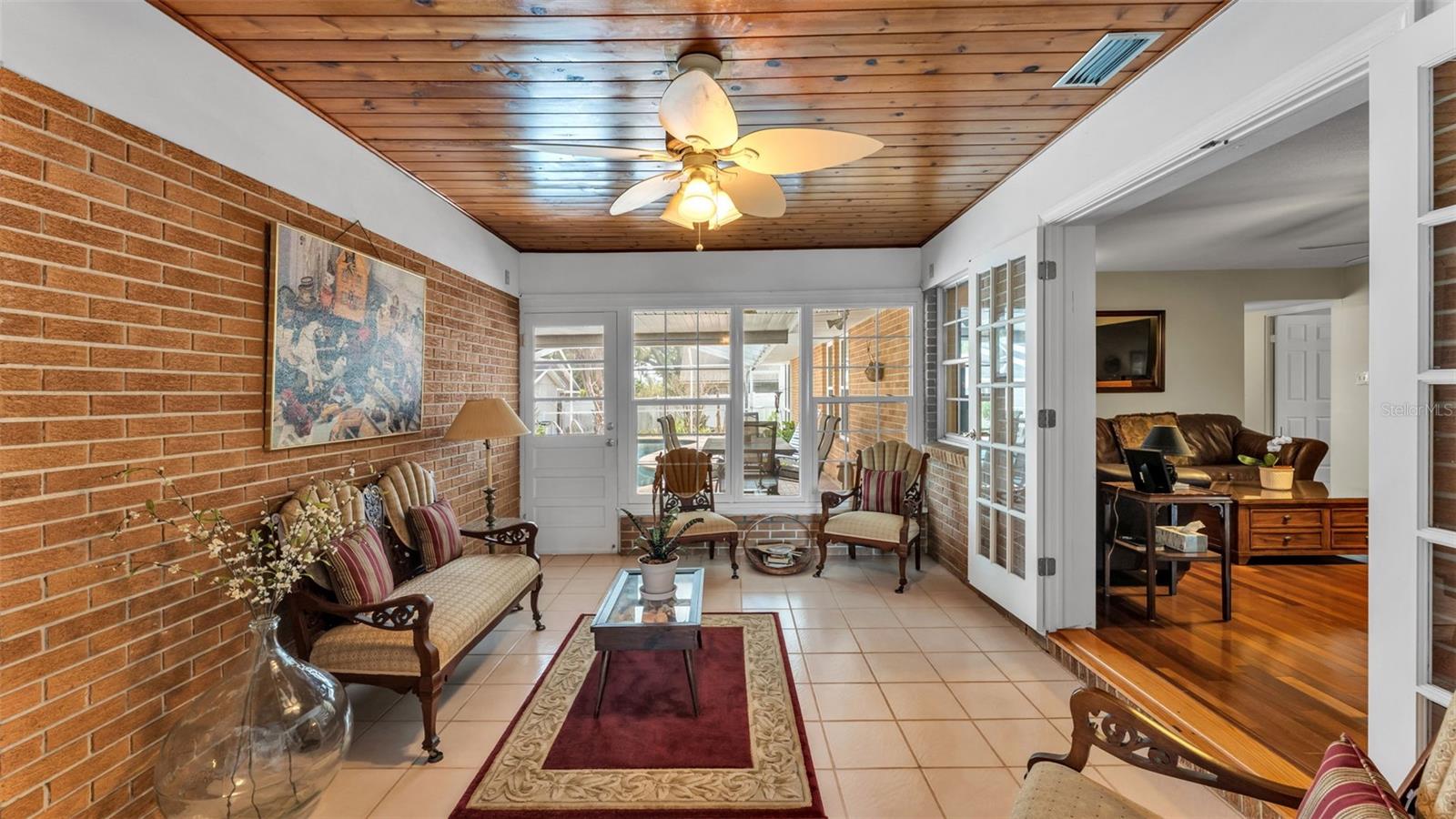 Image 38 of 63 For 901 Woodward Street