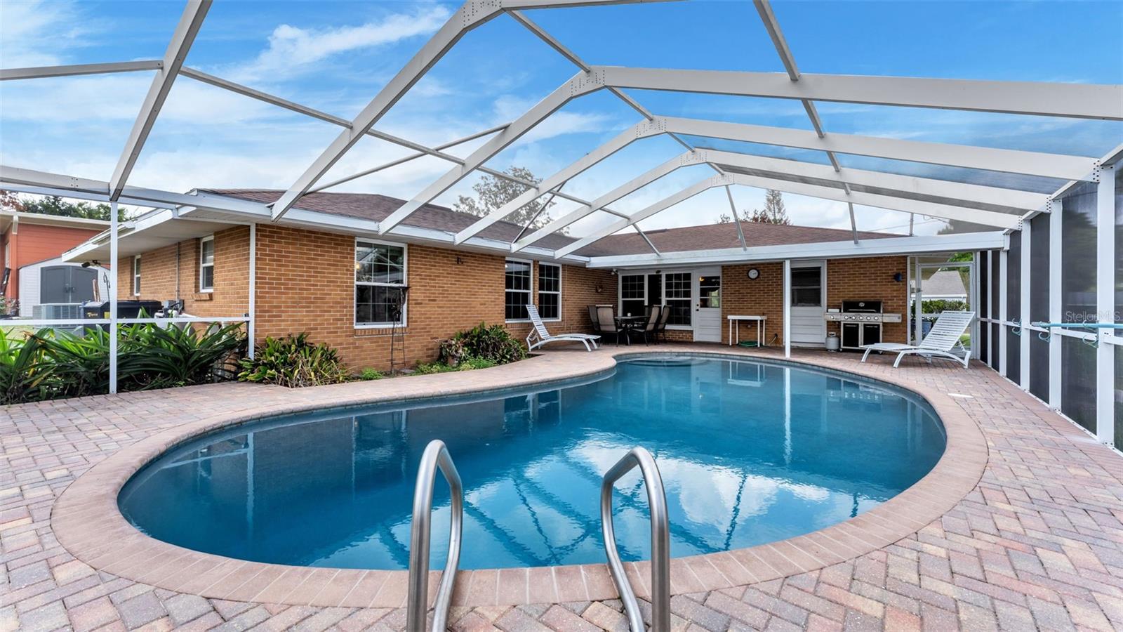 Image 43 of 63 For 901 Woodward Street