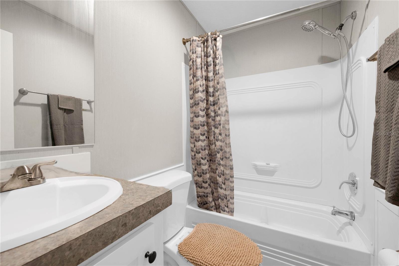 Image 18 of 22 For 5732 Windsong Lane