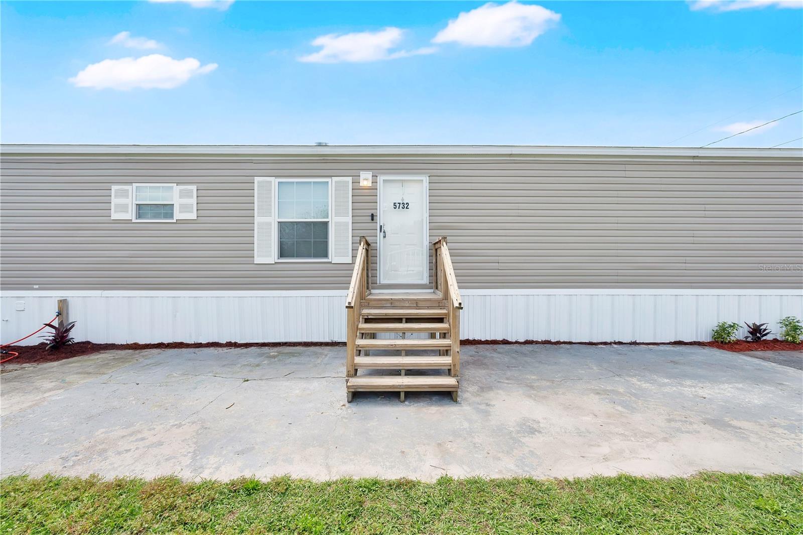 Image 4 of 22 For 5732 Windsong Lane