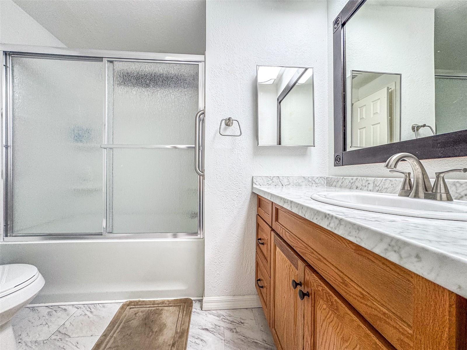 Image 10 of 28 For 6450 Hollyberry Lane Ne