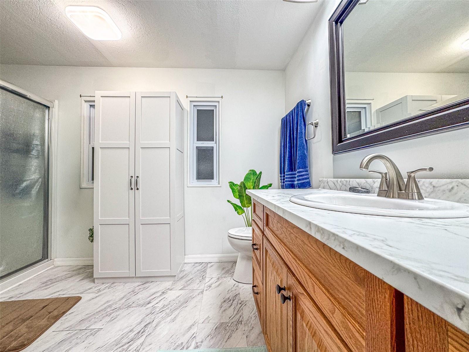 Image 11 of 28 For 6450 Hollyberry Lane Ne