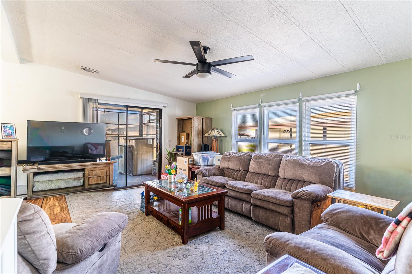 Image 2 of 28 For 6450 Hollyberry Lane Ne