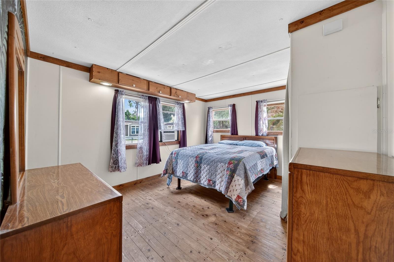 Image 19 of 26 For 4710 Village Drive