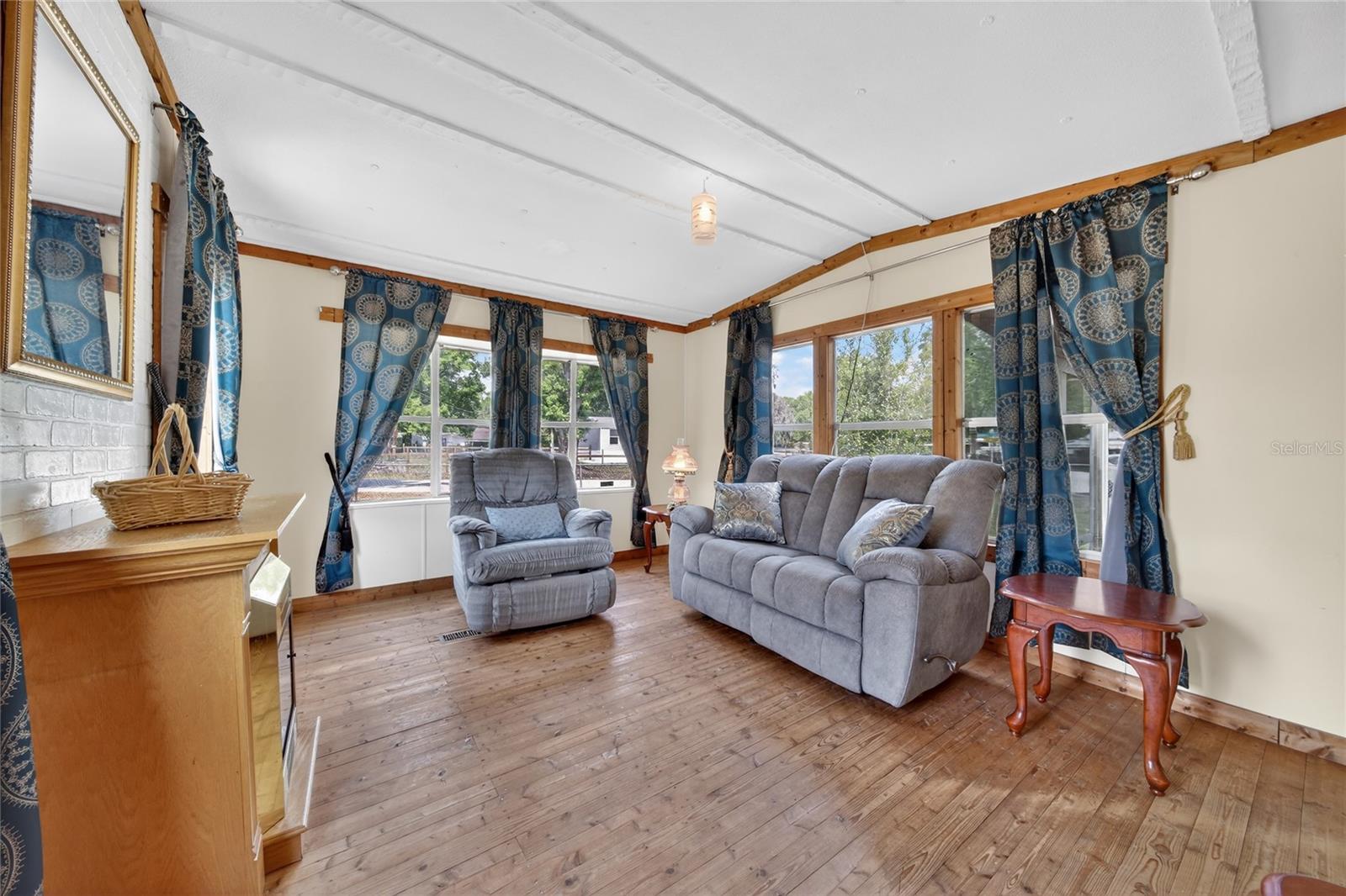 Image 5 of 26 For 4710 Village Drive