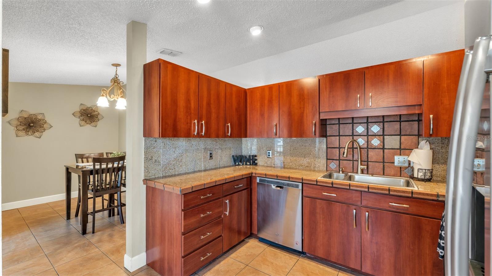 Image 11 of 40 For 804 Scott Lake Village N