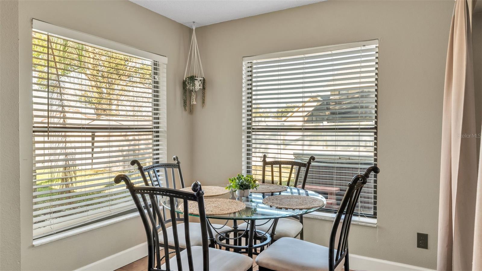 Image 13 of 40 For 804 Scott Lake Village N