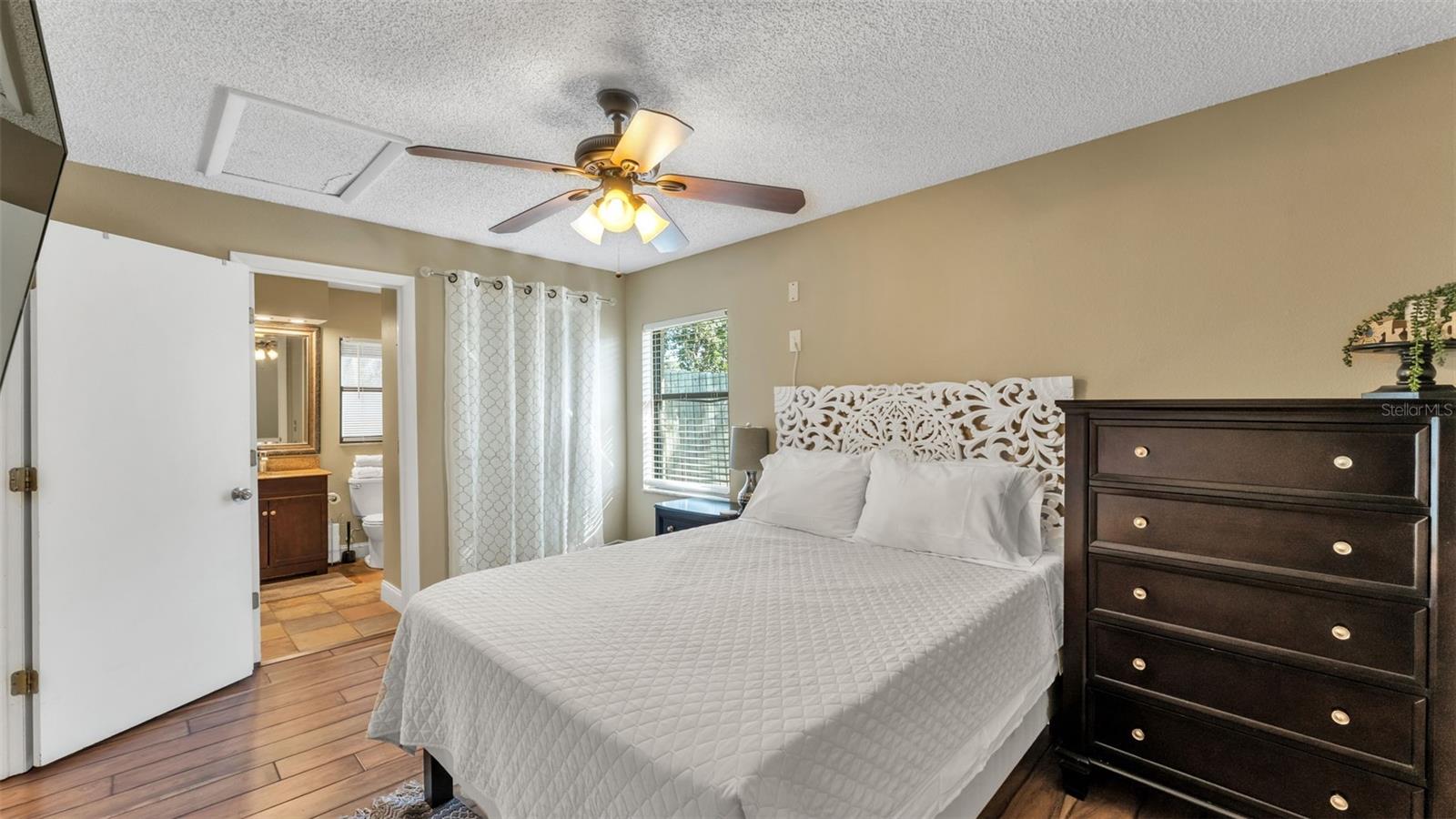 Image 16 of 40 For 804 Scott Lake Village N