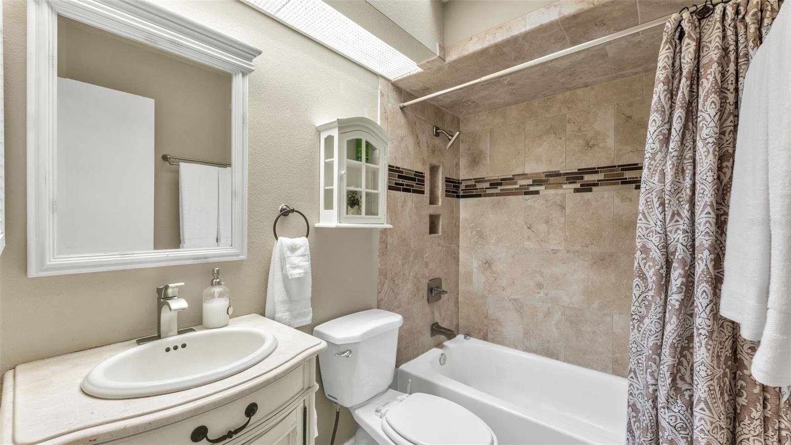 Image 23 of 40 For 804 Scott Lake Village N