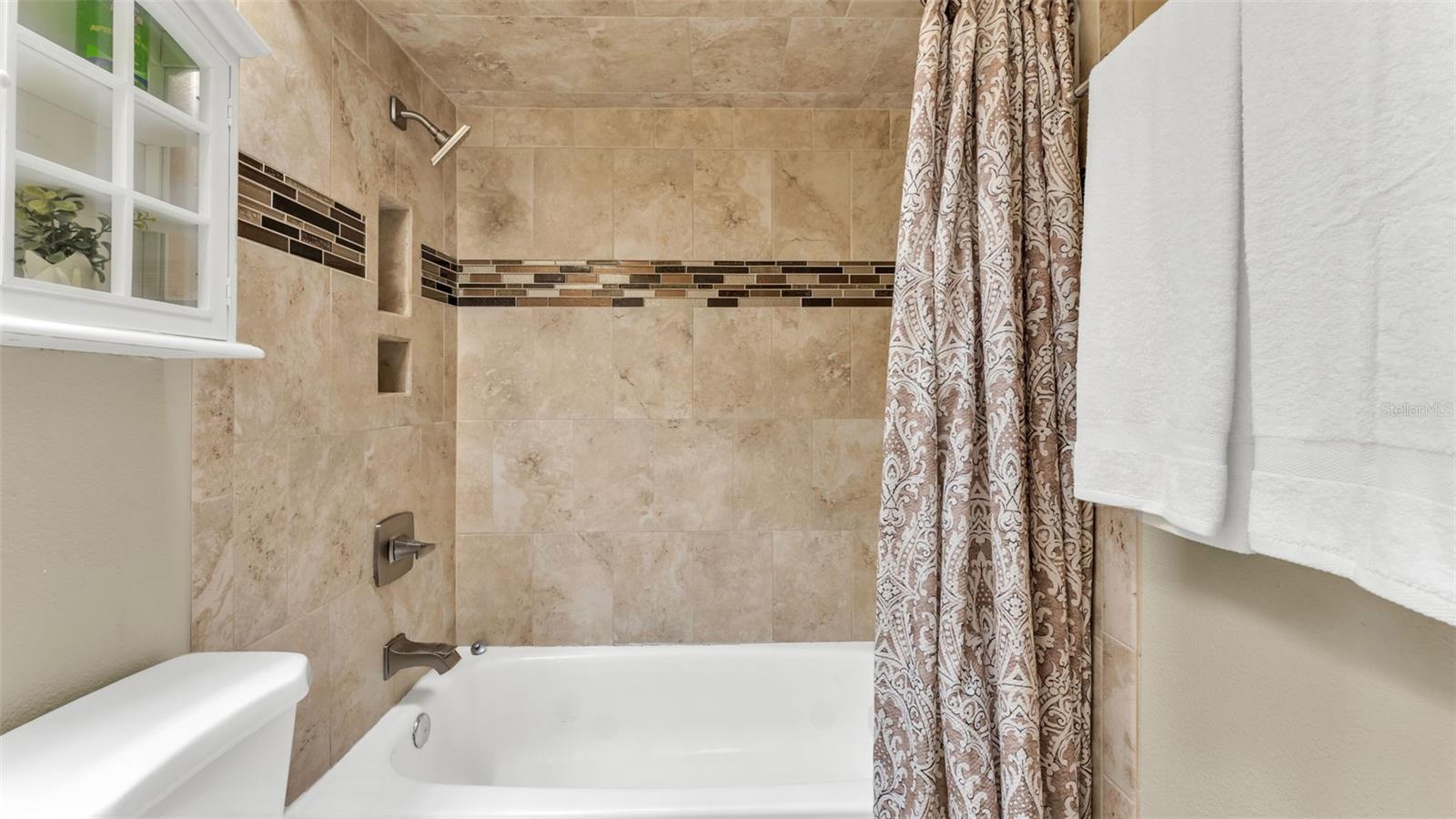 Image 24 of 40 For 804 Scott Lake Village N