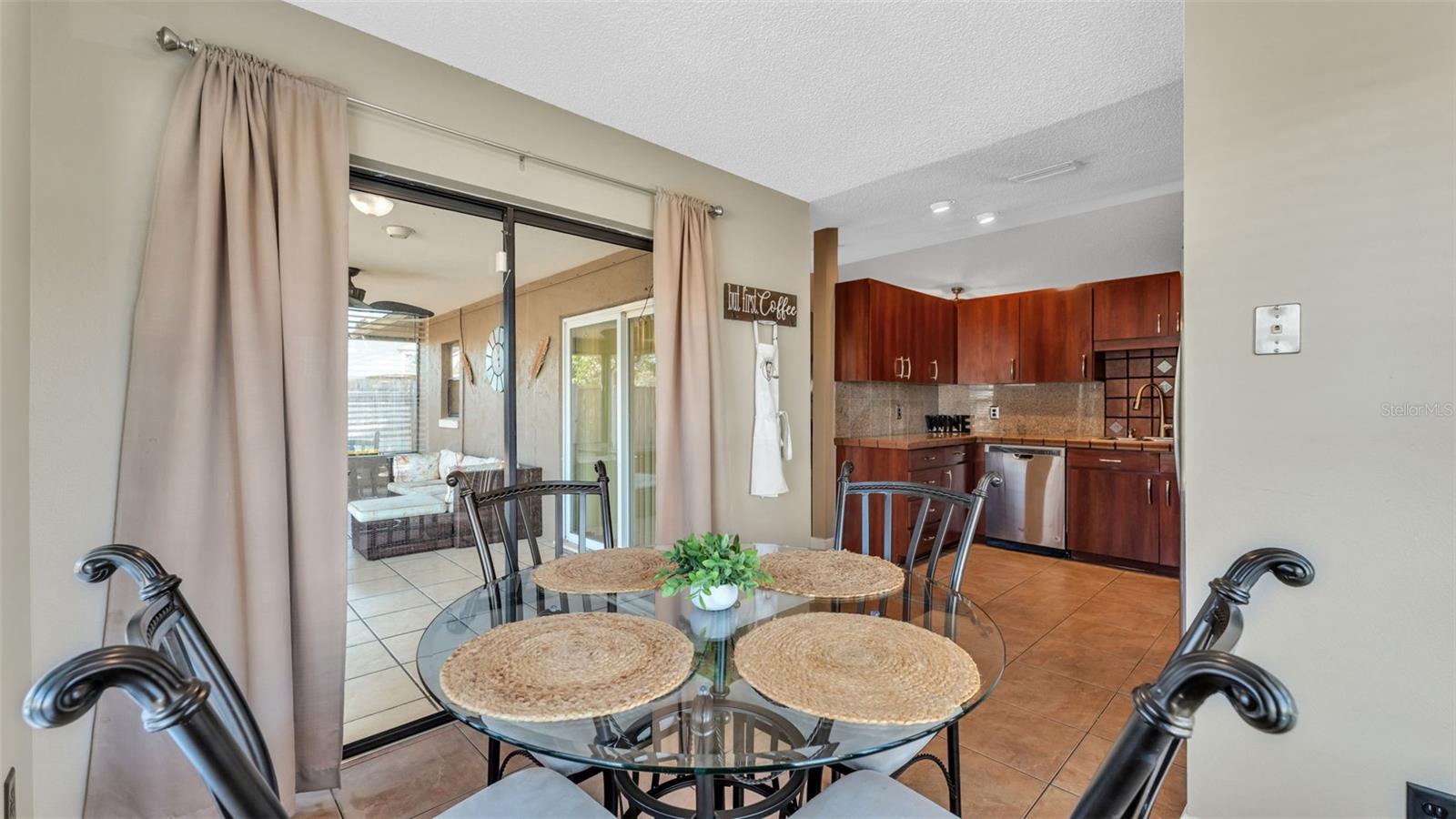 Image 5 of 40 For 804 Scott Lake Village N