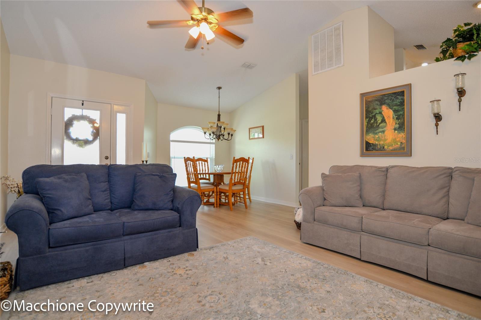 Image 10 of 20 For 9441 Pinetree Drive