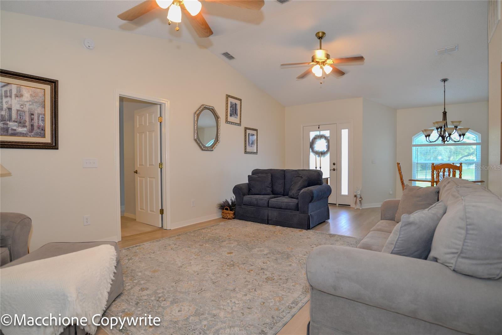 Image 11 of 20 For 9441 Pinetree Drive