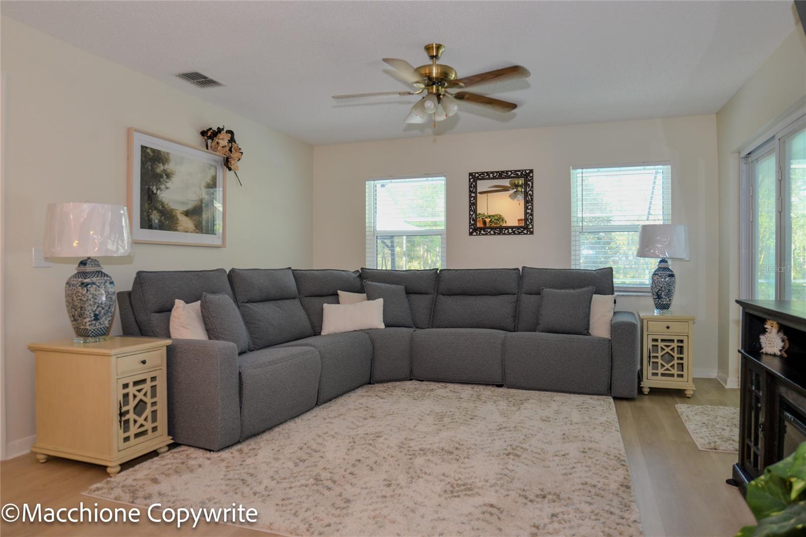 Image 7 of 20 For 9441 Pinetree Drive