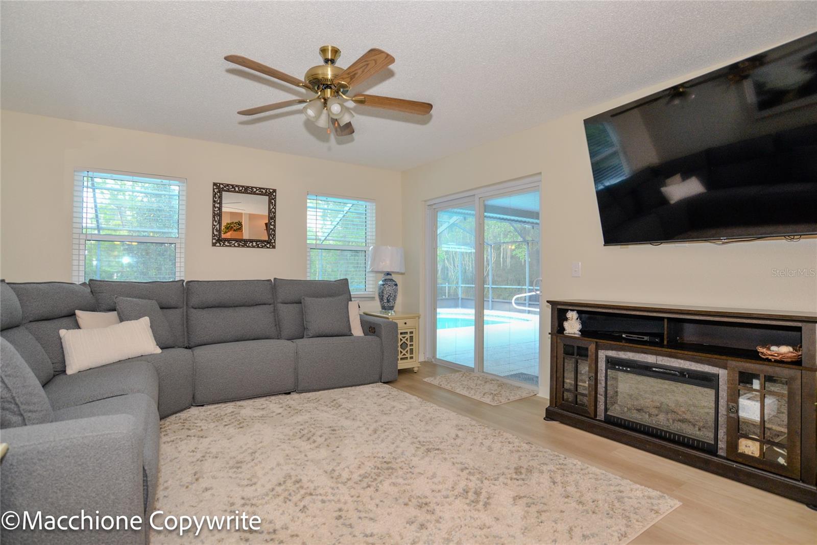 Image 8 of 20 For 9441 Pinetree Drive