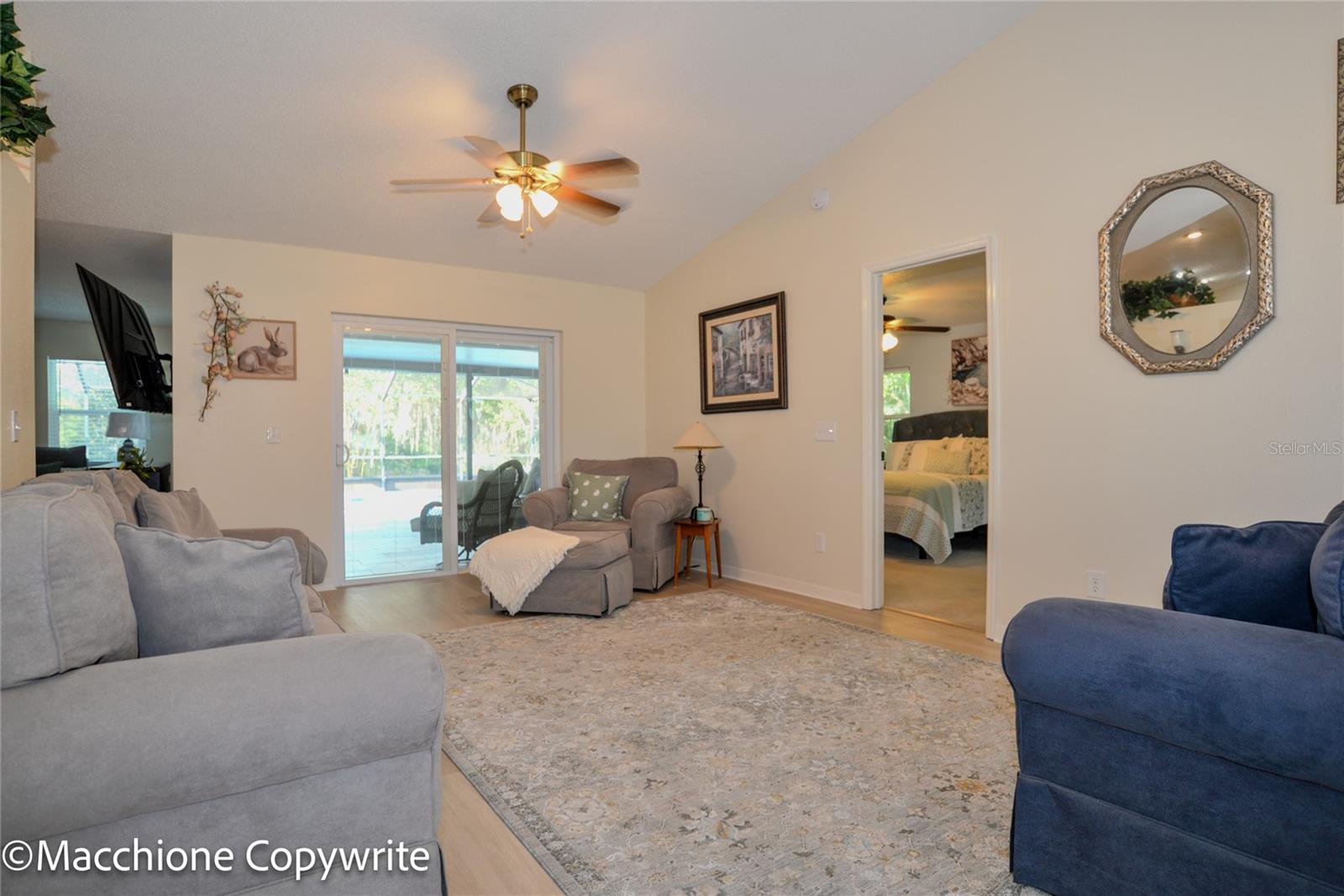 Image 9 of 20 For 9441 Pinetree Drive