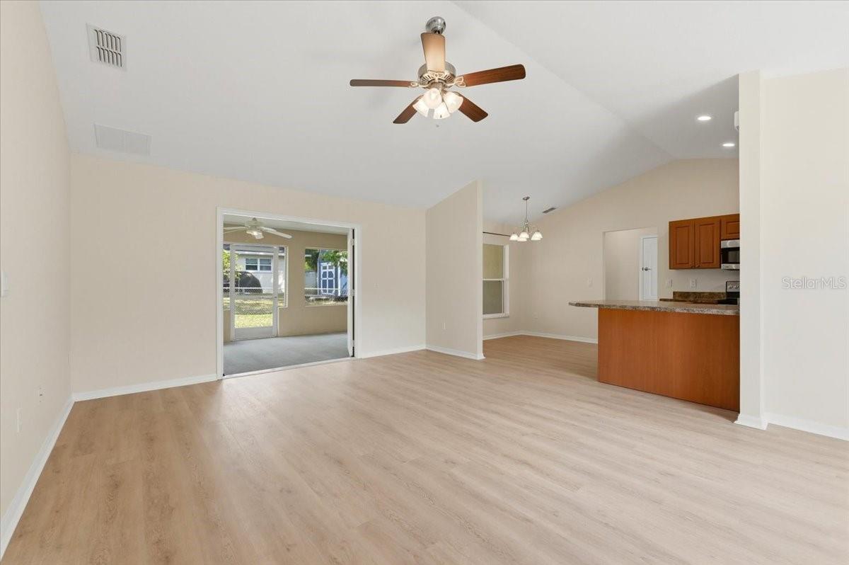 Image 23 of 45 For 1910 John Arthur Way