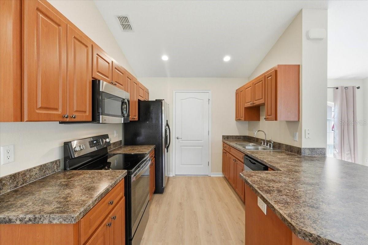 Image 24 of 45 For 1910 John Arthur Way