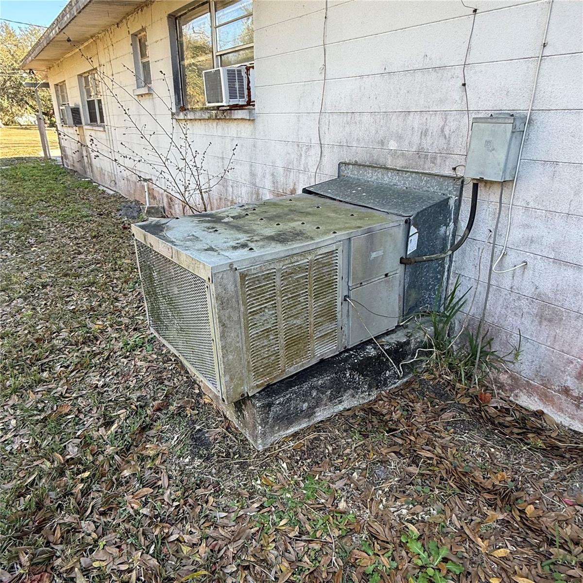 Image 7 of 16 For 805 Marcum Road