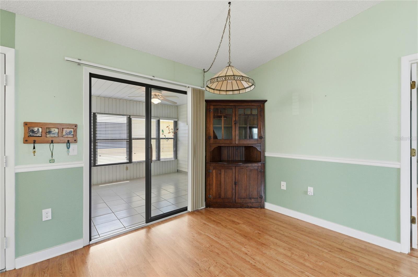 Image 12 of 43 For 4825 Goldenview Lane