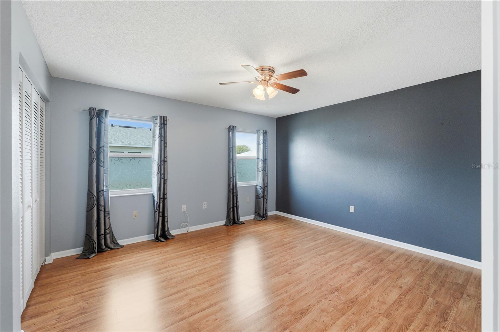 Image 14 of 43 For 4825 Goldenview Lane