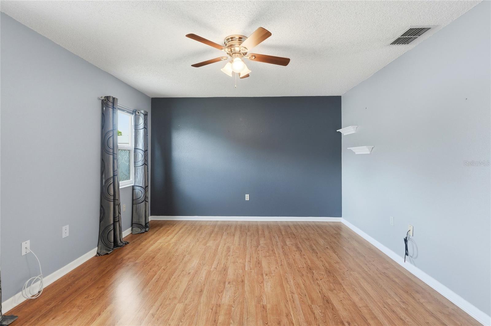 Image 17 of 43 For 4825 Goldenview Lane