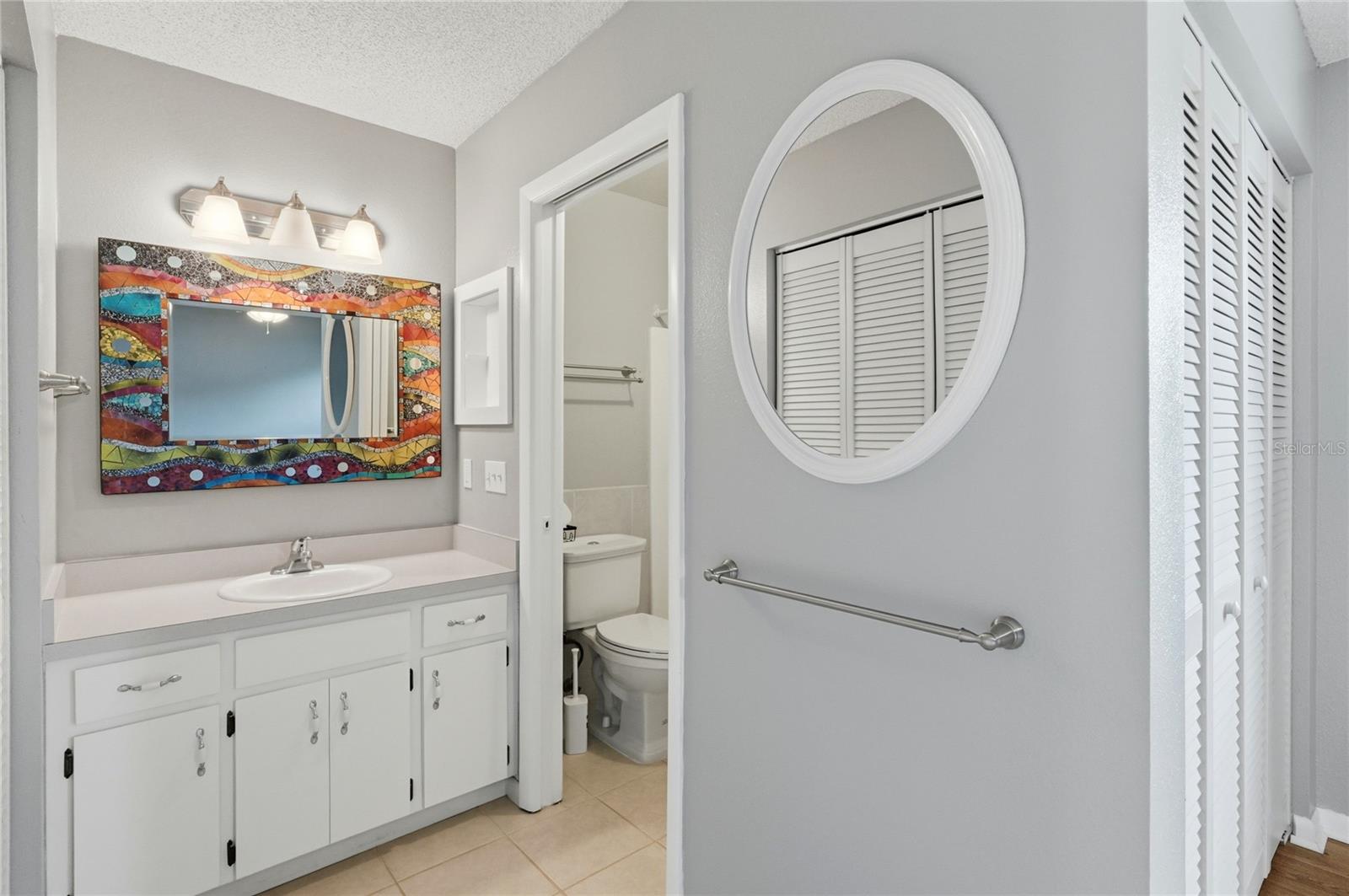 Image 18 of 43 For 4825 Goldenview Lane