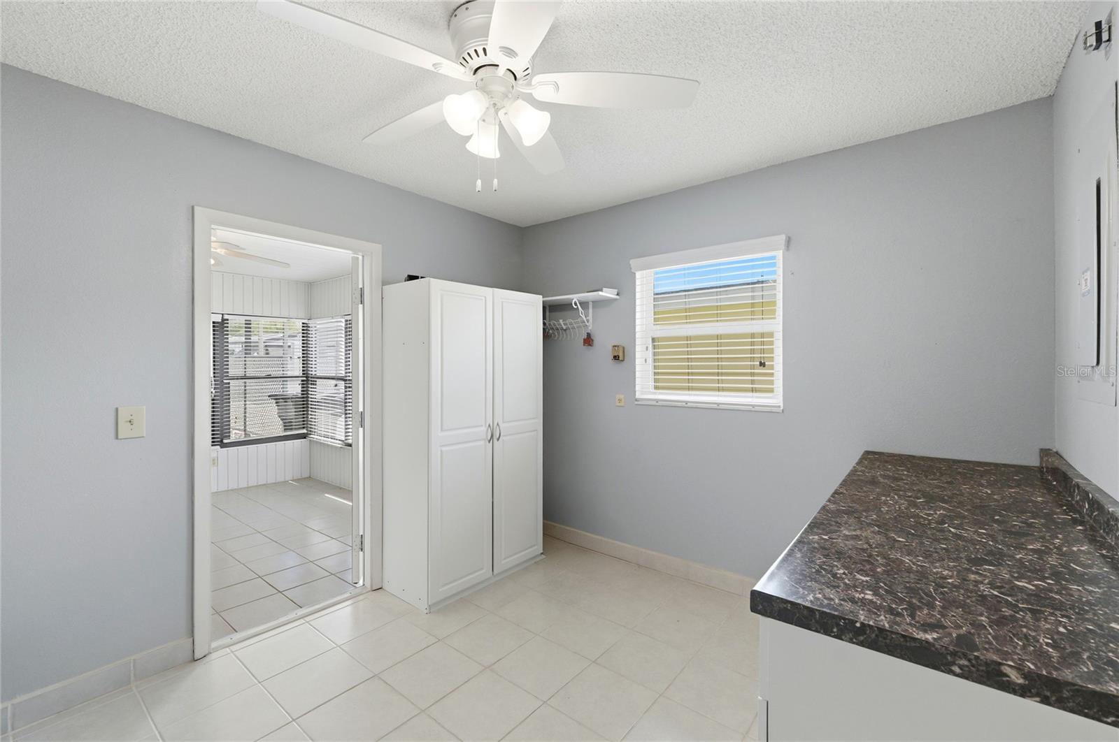 Image 29 of 43 For 4825 Goldenview Lane