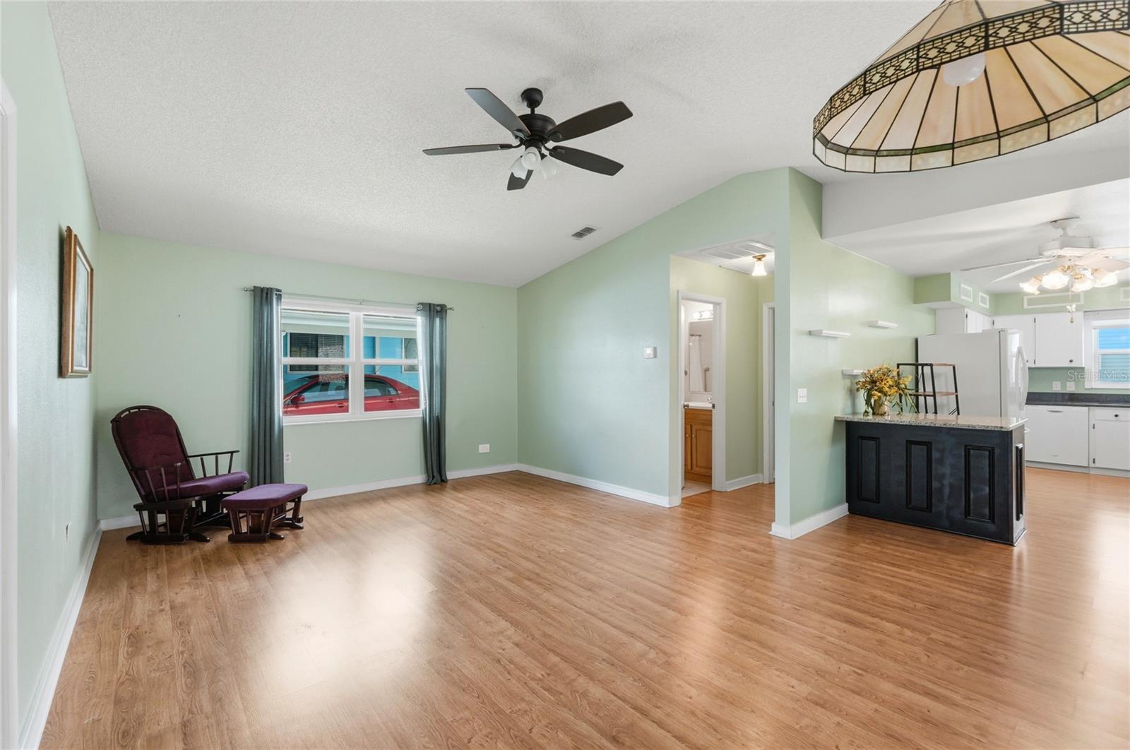 Image 6 of 43 For 4825 Goldenview Lane