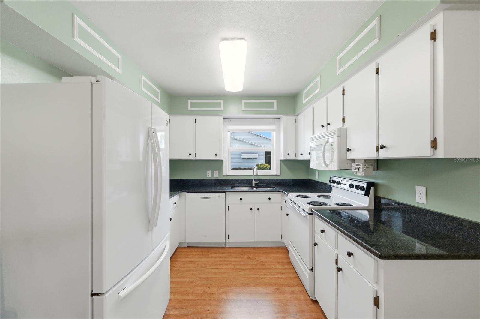 Image 7 of 43 For 4825 Goldenview Lane