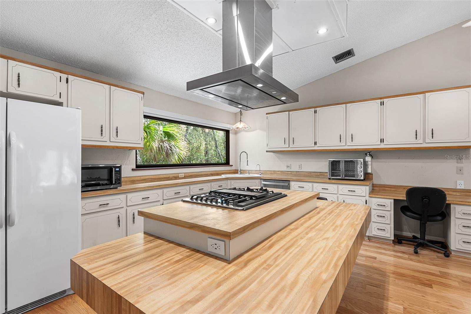 Image 8 of 47 For 3545 Tiger Creek Trail