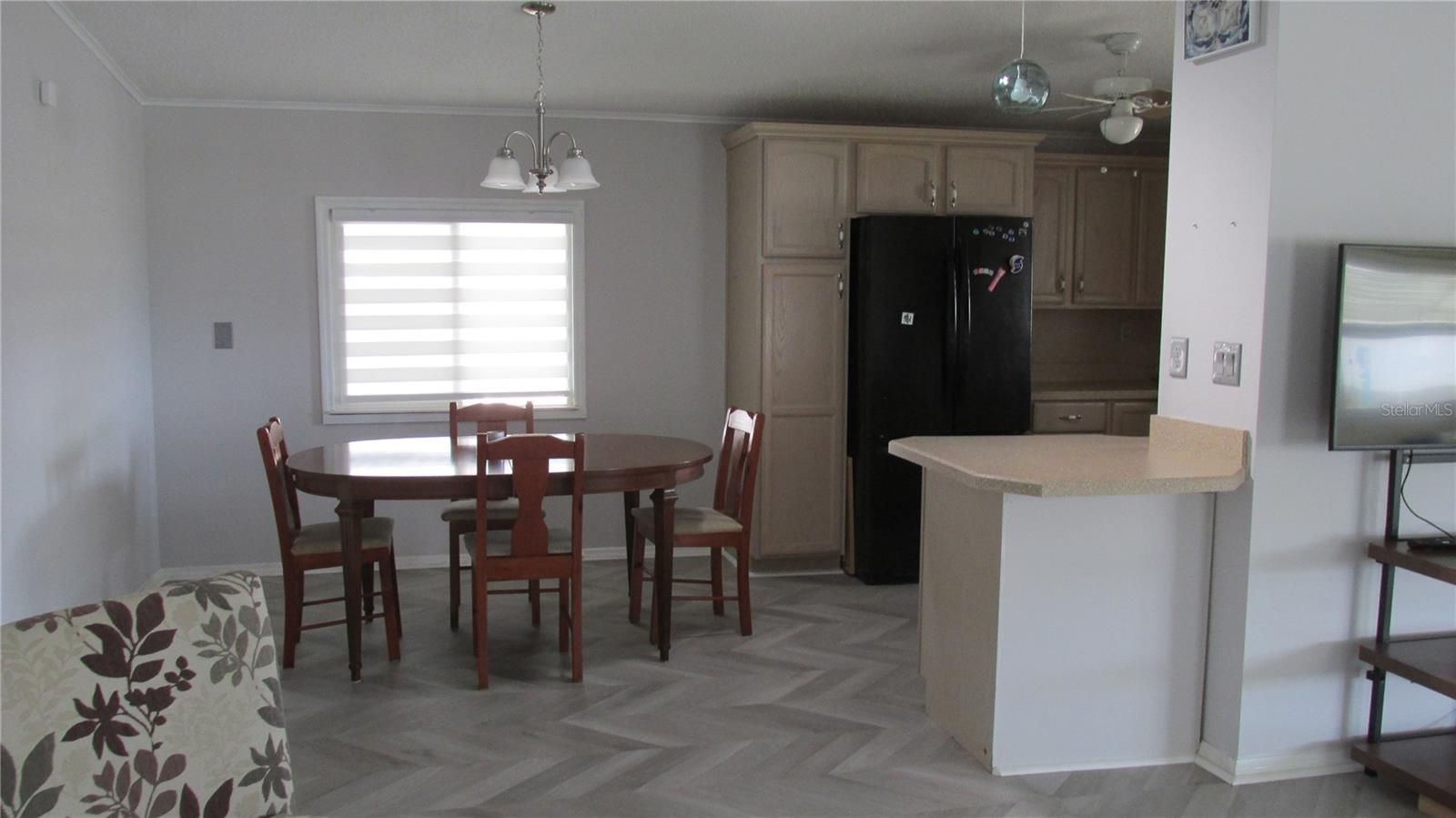 Image 13 of 38 For 102 Newcastle Boulevard